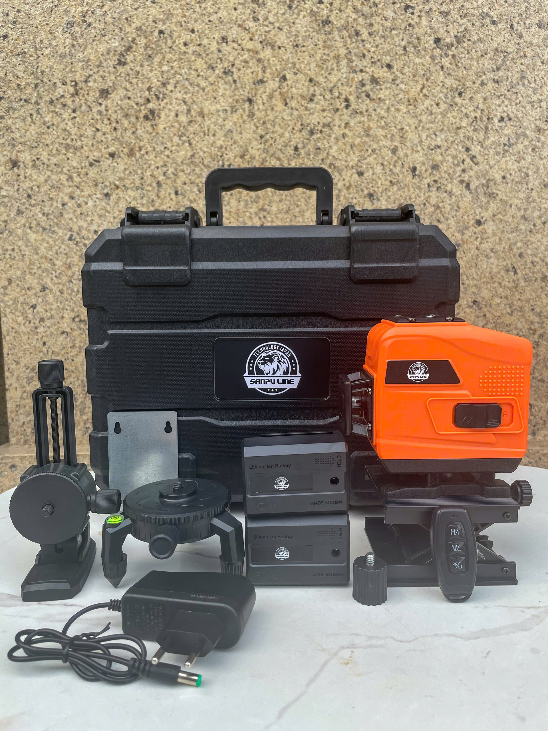 z6875909795278_05002d20d612d65b6a83cb1302f045b1 Máy cân bằng laser 12 tia