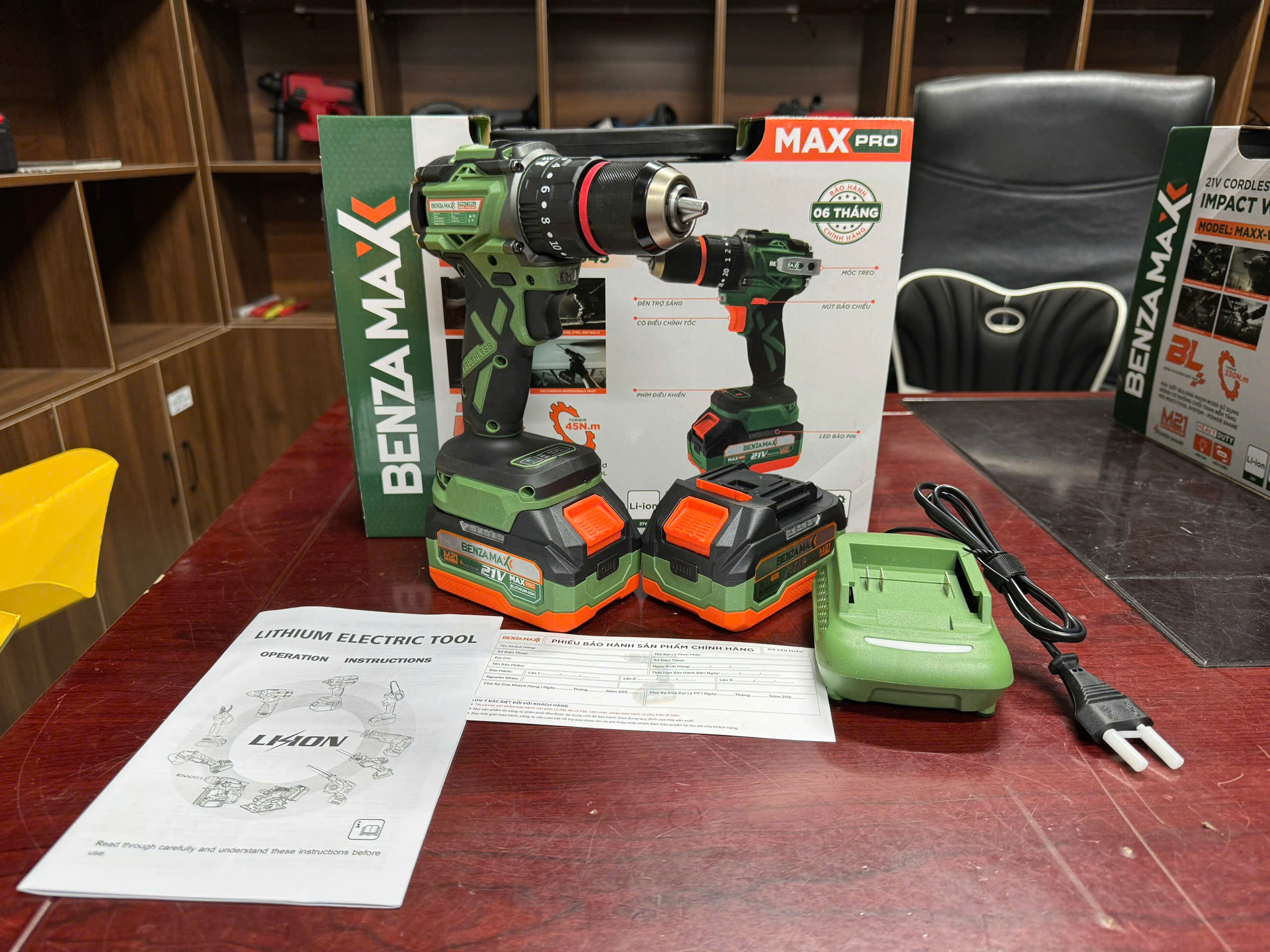 z7287059984919_670427d4c631dacd5a4b40474f56b520 Máy Khoan Pin MAXX-D45