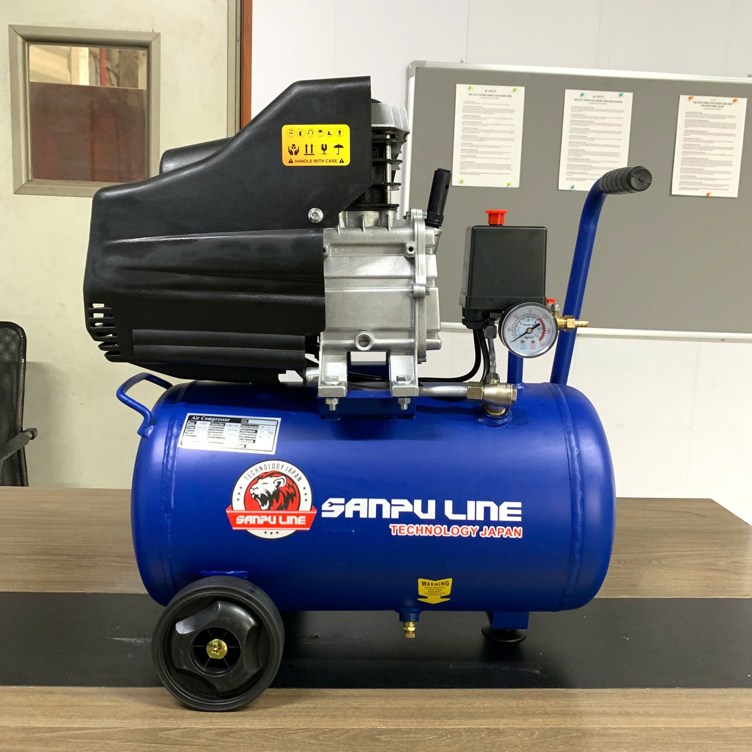 z7311272679703_e33ebdcffdffebe02ea30cb8a1021360 Máy nén khí dầu đầu liền 25L