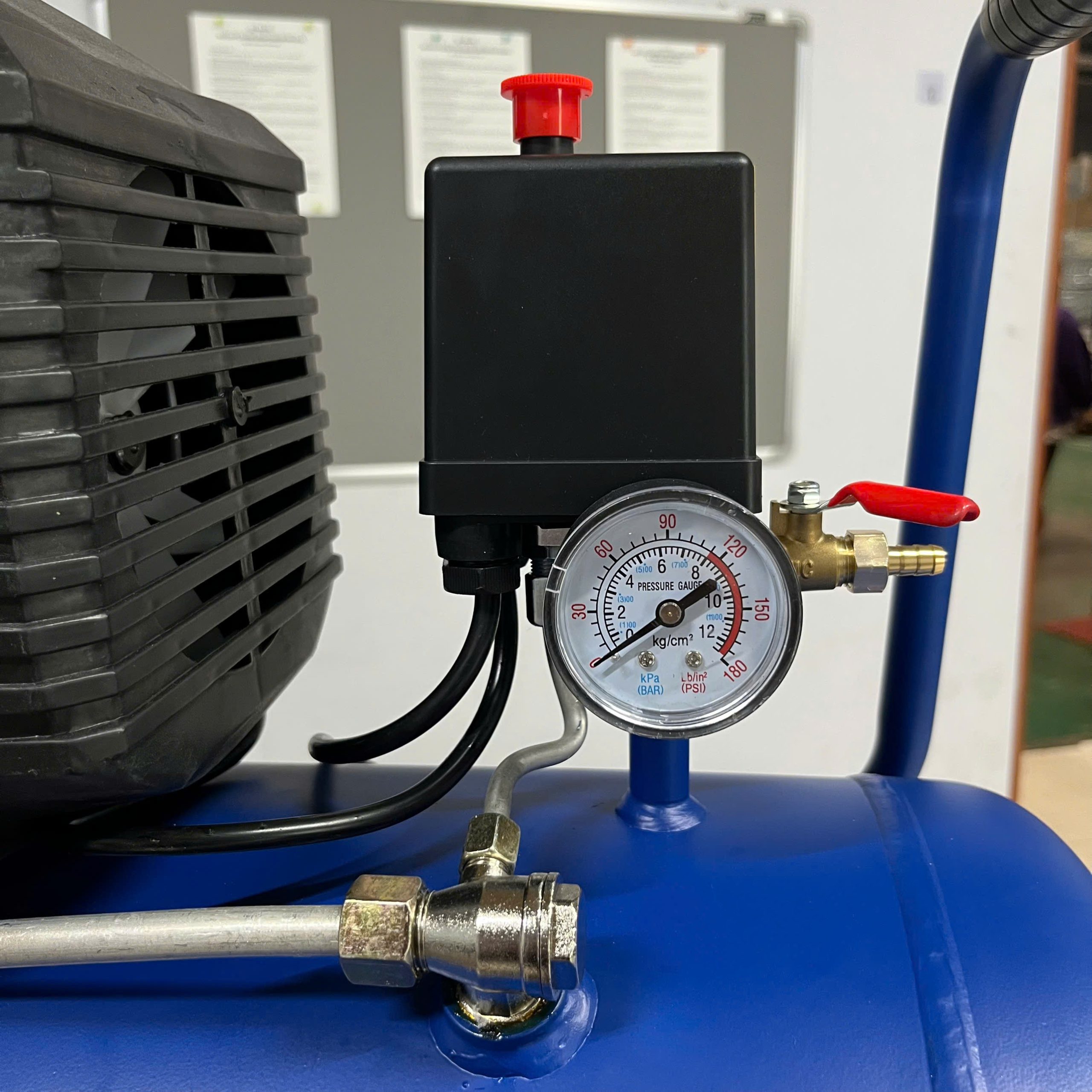 z7322237370121_7695243cac002c741f804520f5f020be Máy nén khí dầu đầu liền 25L